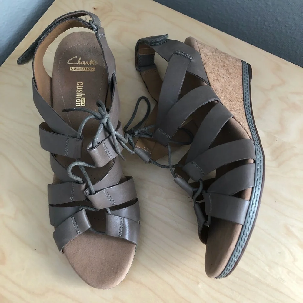 CLARKS Collection Helio Mendin Cork Wedges Women's size 10 Gray & Tan Lace Up